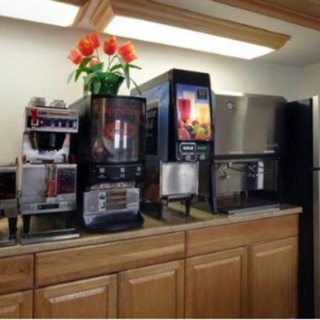 Americas Best Value Inn Oklahoma City South ภายนอก รูปภาพ