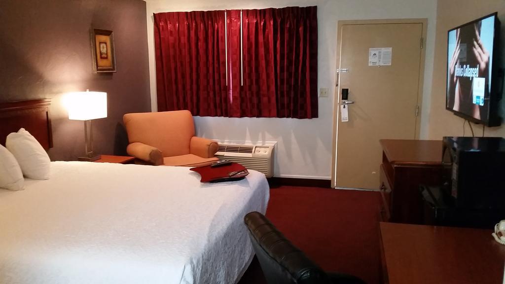 Americas Best Value Inn Oklahoma City South ภายนอก รูปภาพ