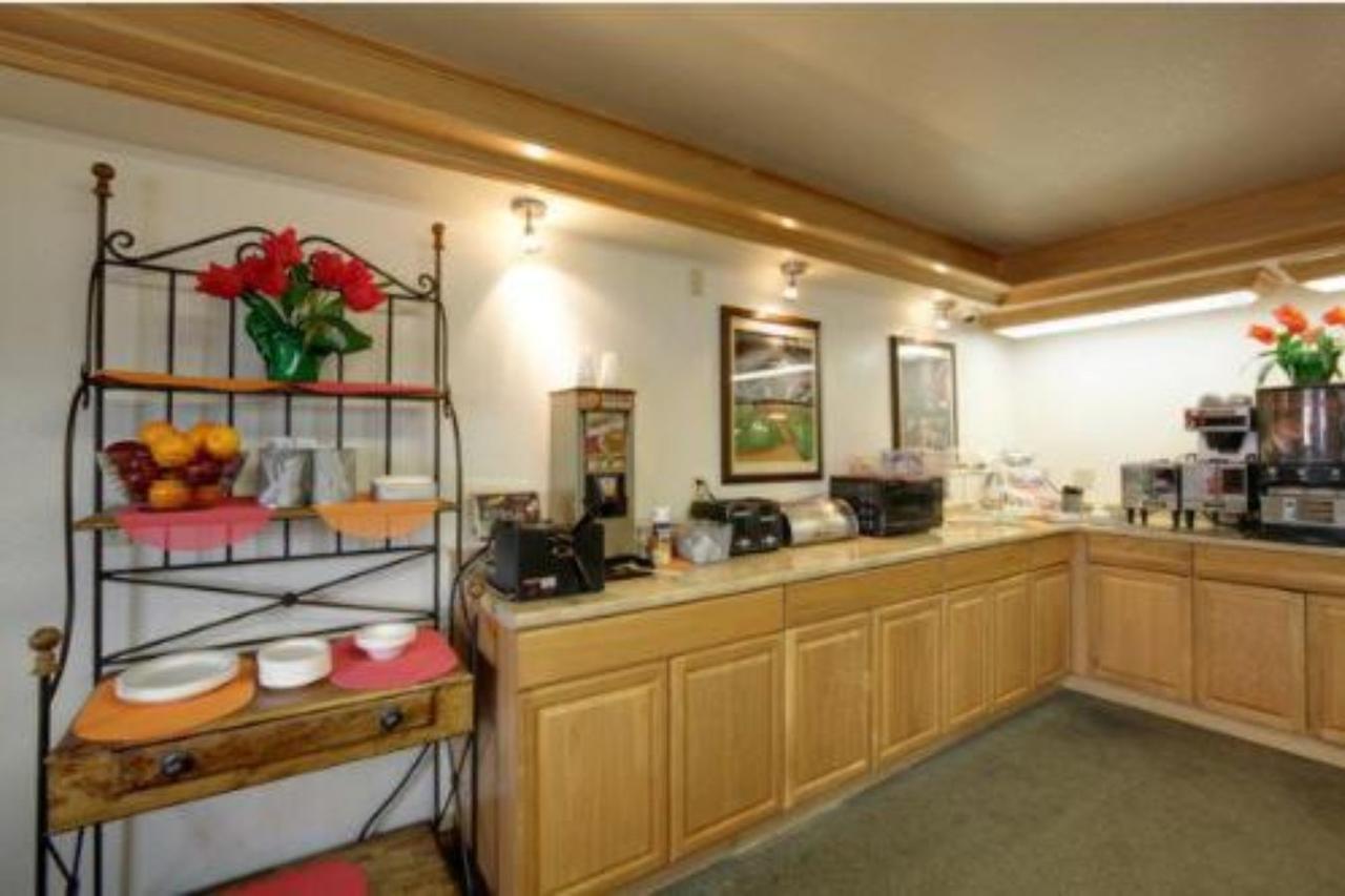 Americas Best Value Inn Oklahoma City South ภายนอก รูปภาพ